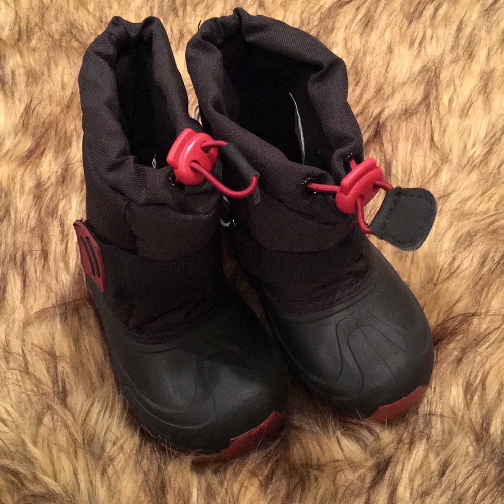 Kids All Weather Cat & Jack Boots; Size M 7/8